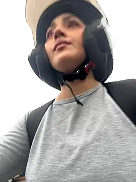 LIAH IZUMI online show from 11-28-25, 12:49