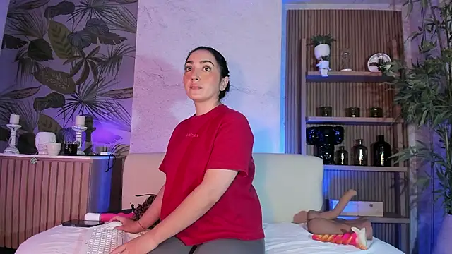 LIAH IZUMI online show from 01-10-26, 01:17