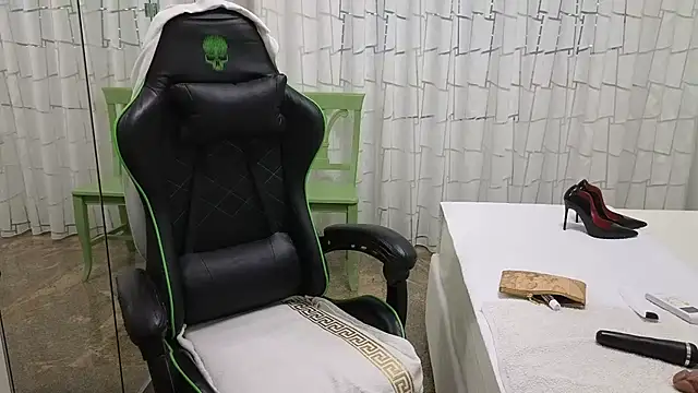   Nina online show from 09-19-25, 12:20