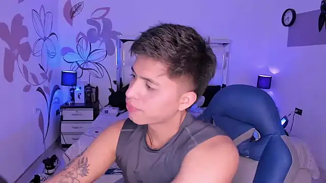 Snapshot of Niicky1_ chatting on 02-09-25, 08:34 Niicky1 online show from 02-09-25, 08:34