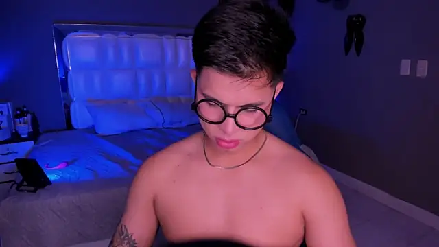 Snapshot of Niicky1_ chatting on 09-18-25, 04:15 Niicky1 online show from 09-18-25, 04:15