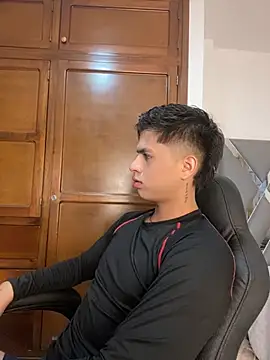 Snapshot of Niicky1_ chatting on 03-06-25, 04:49 Niicky1 online show from 03-06-25, 04:49