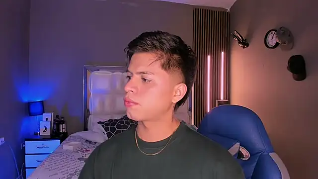 Snapshot of Niicky1_ chatting on 03-15-25, 09:05 Niicky1 online show from 03-15-25, 09:05