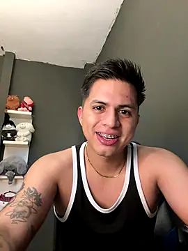 Snapshot of Niicky1_ chatting on 10-28-25, 04:24 Niicky1 online show from 10-28-25, 04:24