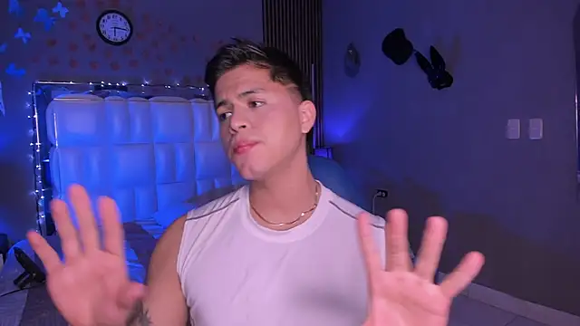 Snapshot of Niicky1_ chatting on 11-04-25, 01:59 Niicky1 online show from 11-04-25, 01:59