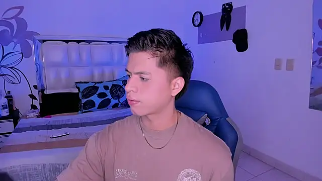 Snapshot of Niicky1_ chatting on 03-01-25, 09:04 Niicky1 online show from 03-01-25, 09:04