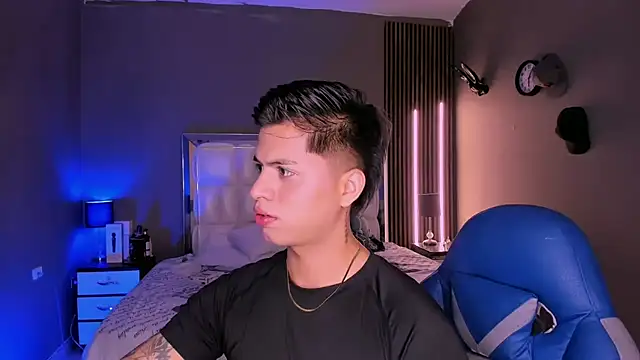 Snapshot of Niicky1_ chatting on 03-18-25, 09:10 Niicky1 online show from 03-18-25, 09:10