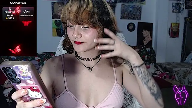 kitty22  online show from 12-23-25, 01:49