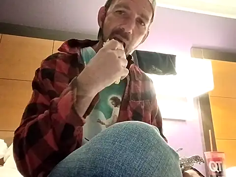 Treemandude online show from 10-20-25, 04:51