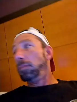 Treemandude online show from 11-27-25, 07:36