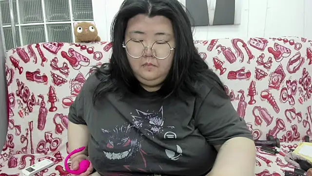 Nadine asian online show from 05-17-26, 08:36