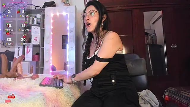 Snapshot of Rapunzeell_ chatting on 03-18-26, 10:21 Rapunzeell online show from 03-18-26, 10:21