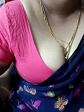 Snapshot of Omana-kutty chatting on 02-19-25, 07:17 Omana-kutty online show from 02-19-25, 07:17