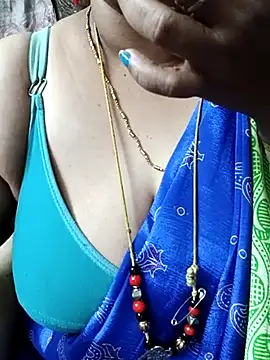 Snapshot of Omana-kutty chatting on 02-14-25, 06:45 Omana-kutty online show from 02-14-25, 06:45