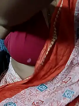 Snapshot of Omana-kutty chatting on 02-12-25, 01:59 Omana-kutty online show from 02-12-25, 01:59