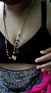 Snapshot of Omana-kutty chatting on 03-15-25, 12:56 Omana-kutty online show from 03-15-25, 12:56
