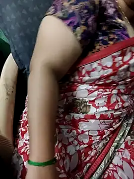 Snapshot of Omana-kutty chatting on 02-07-25, 06:45 Omana-kutty online show from 02-07-25, 06:45