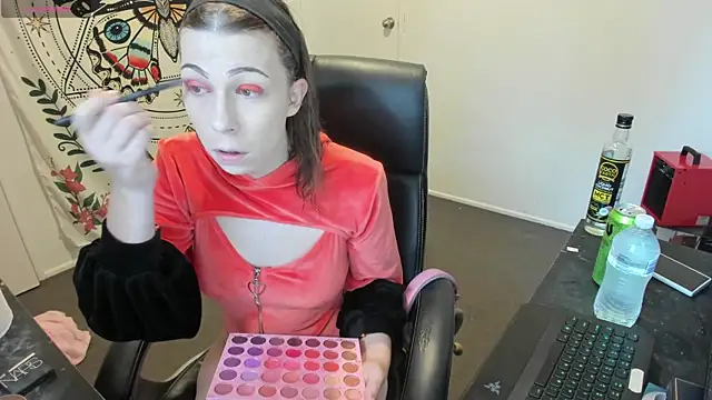 Ts-lucy-lux online show from 06-18-26, 09:31