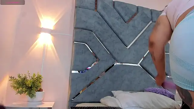 LucciaPorter online show from 03-05-26, 01:40