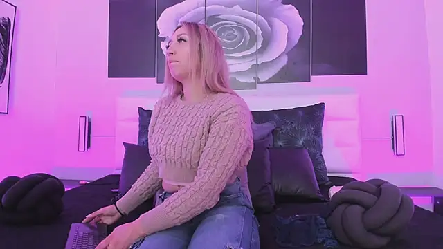 isabella simons online show from 11-21-25, 02:32