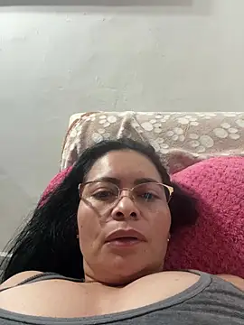 Snapshot of Janna099 chatting on 06-25-26, 01:38 Janna099 online show from 06-25-26, 01:38
