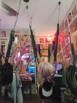 luvs2cumm69 online show from 03-01-26, 12:21