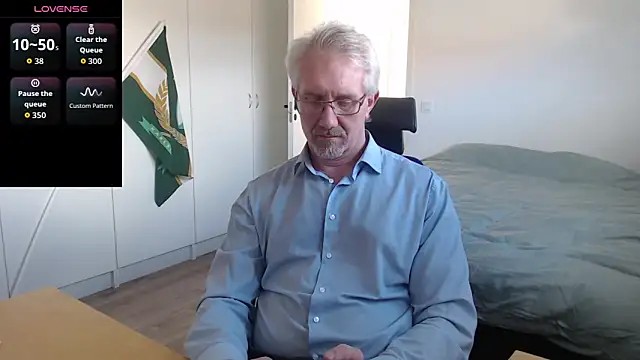 Snapshot of tom-swede chatting on 03-27-26, 01:34 tom-swede online show from 03-27-26, 01:34