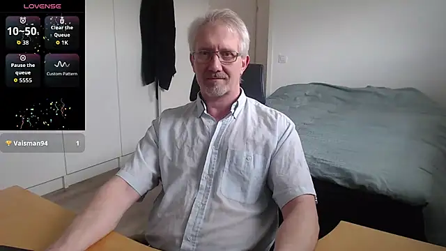 Snapshot of tom-swede chatting on 03-15-26, 01:40 tom-swede online show from 03-15-26, 01:40