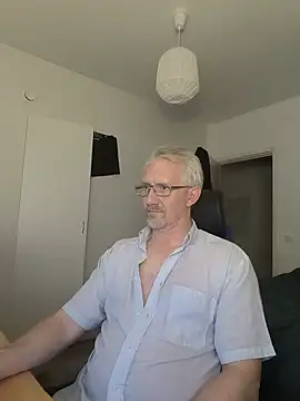 Snapshot of tom-swede chatting on 06-06-26, 11:10 tom-swede online show from 06-06-26, 11:10