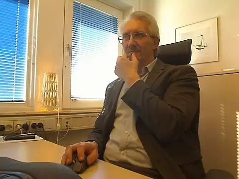 Snapshot of tom-swede chatting on 04-09-26, 02:34 tom-swede online show from 04-09-26, 02:34