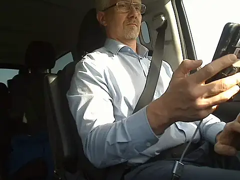 Snapshot of tom-swede chatting on 06-08-26, 04:07 tom-swede online show from 06-08-26, 04:07