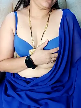 Snapshot of Traditional_Housewife_ chatting on 03-19-25, 01:10 Traditional Housewife  online show from 03-19-25, 01:10