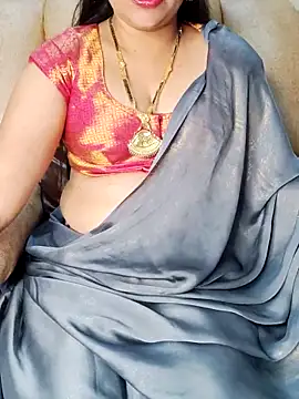 Snapshot of Traditional_Housewife_ chatting on 02-18-25, 01:32 Traditional Housewife  online show from 02-18-25, 01:32