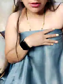 Snapshot of Traditional_Housewife_ chatting on 02-08-25, 04:36 Traditional Housewife  online show from 02-08-25, 04:36