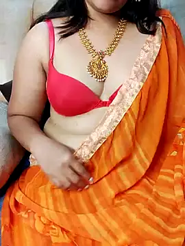 Snapshot of Traditional_Housewife_ chatting on 02-06-25, 09:11 Traditional Housewife  online show from 02-06-25, 09:11