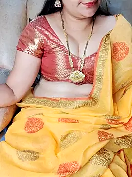 Snapshot of Traditional_Housewife_ chatting on 02-15-25, 03:50 Traditional Housewife  online show from 02-15-25, 03:50