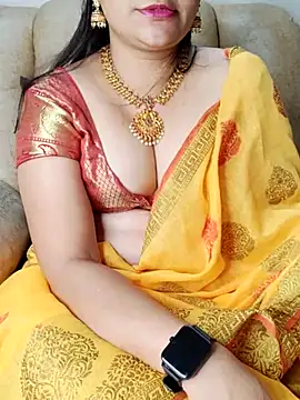 Snapshot of Traditional_Housewife_ chatting on 02-20-25, 05:30 Traditional Housewife  online show from 02-20-25, 05:30