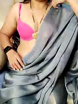 Snapshot of Traditional_Housewife_ chatting on 02-08-25, 01:32 Traditional Housewife  online show from 02-08-25, 01:32