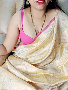 Snapshot of Traditional_Housewife_ chatting on 03-12-25, 06:07 Traditional Housewife  online show from 03-12-25, 06:07