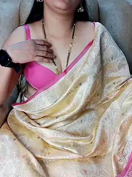 Snapshot of Traditional_Housewife_ chatting on 03-16-25, 03:50 Traditional Housewife  online show from 03-16-25, 03:50