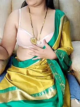 Snapshot of Traditional_Housewife_ chatting on 03-18-25, 02:50 Traditional Housewife  online show from 03-18-25, 02:50