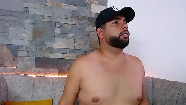 Snapshot of passionate_love22 chatting on 02-04-26, 04:02 passionate love22 online show from 02-04-26, 04:02