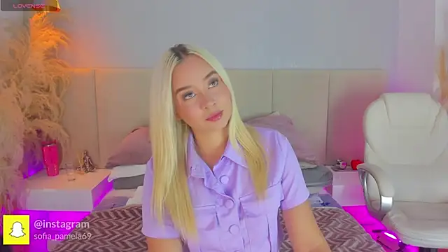 sofia pamela online show from 10-20-25, 07:14