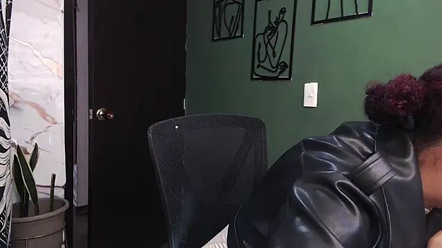 JadaRoberts online show from 07-18-26, 04:15