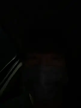 Snapshot of issy19 chatting on 02-12-26, 09:31 issy19 online show from 02-12-26, 09:31