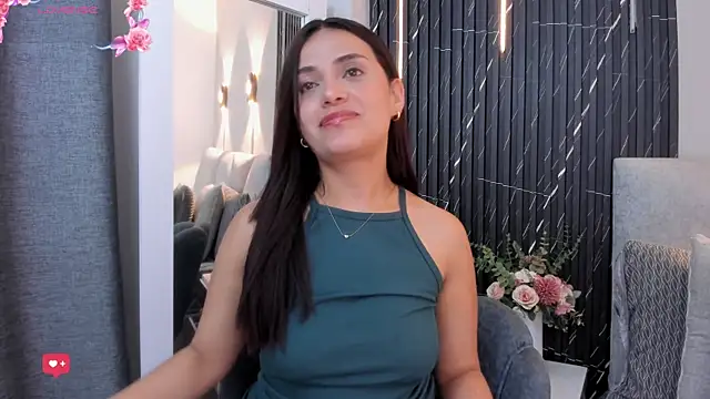 Snapshot of katrina_kaif_x chatting on 06-01-26, 07:02 katrina kaif x online show from 06-01-26, 07:02