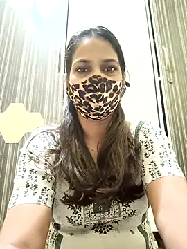Snapshot of indianliza chatting on 02-15-25, 03:52 indianliza online show from 02-15-25, 03:52