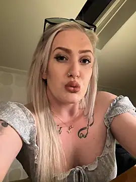 QueenOfFknBj online show from 03-21-25, 07:13