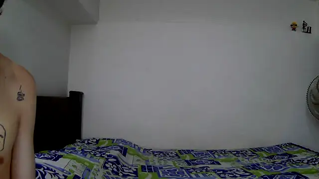 Snapshot of TheKing6ix9ine69 chatting on 01-12-25, 08:04 TheKing6ix9ine69 online show from 01-12-25, 08:04
