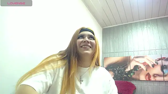 sara winehouse1 online show from 04-19-26, 04:46